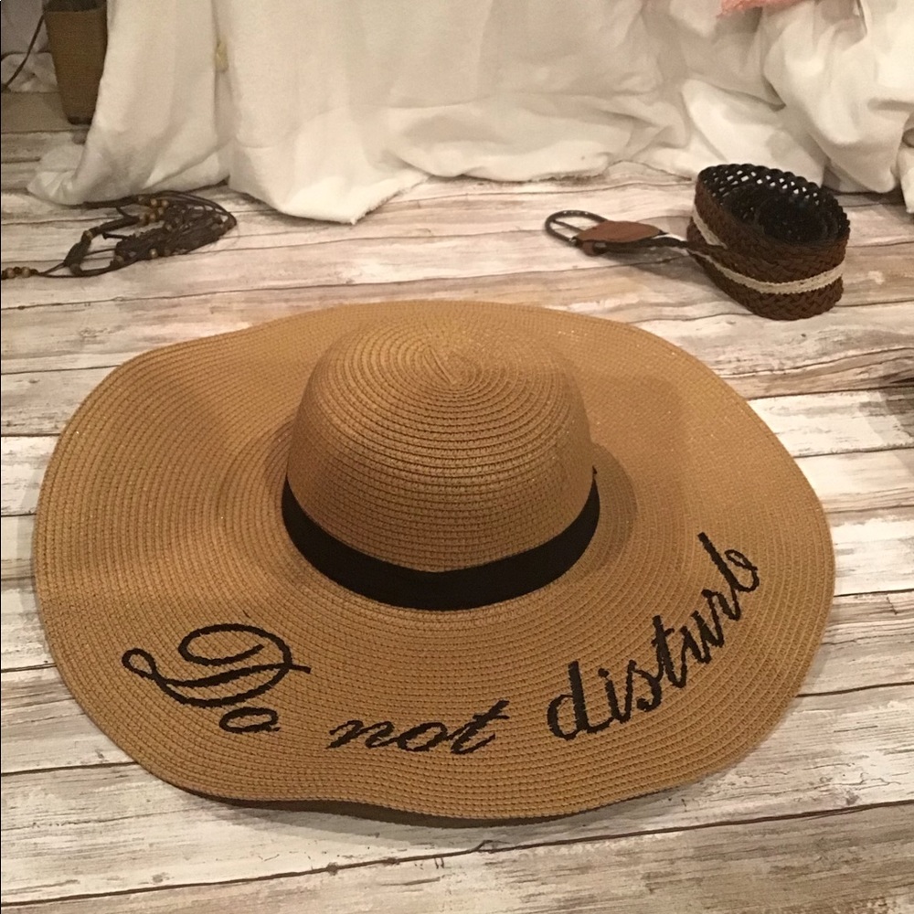 Straw beach hat